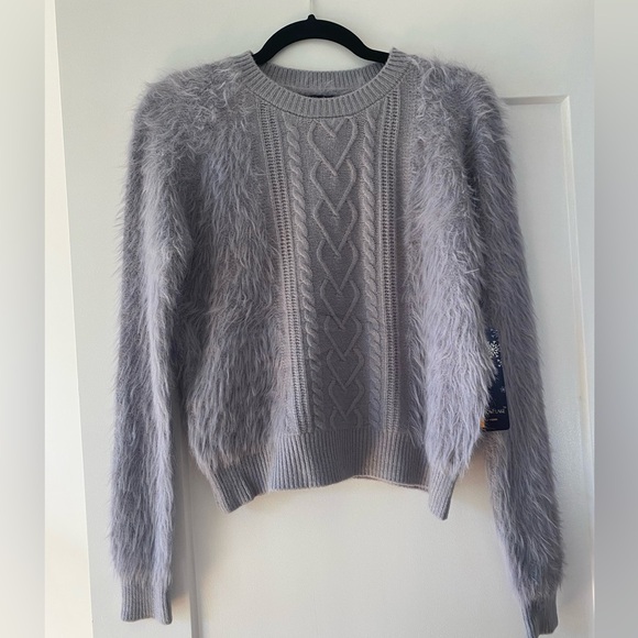 Super Soft & Stretchy Gray Cable Knit Pullover [Holiday?] Sweater - Picture 1 of 4